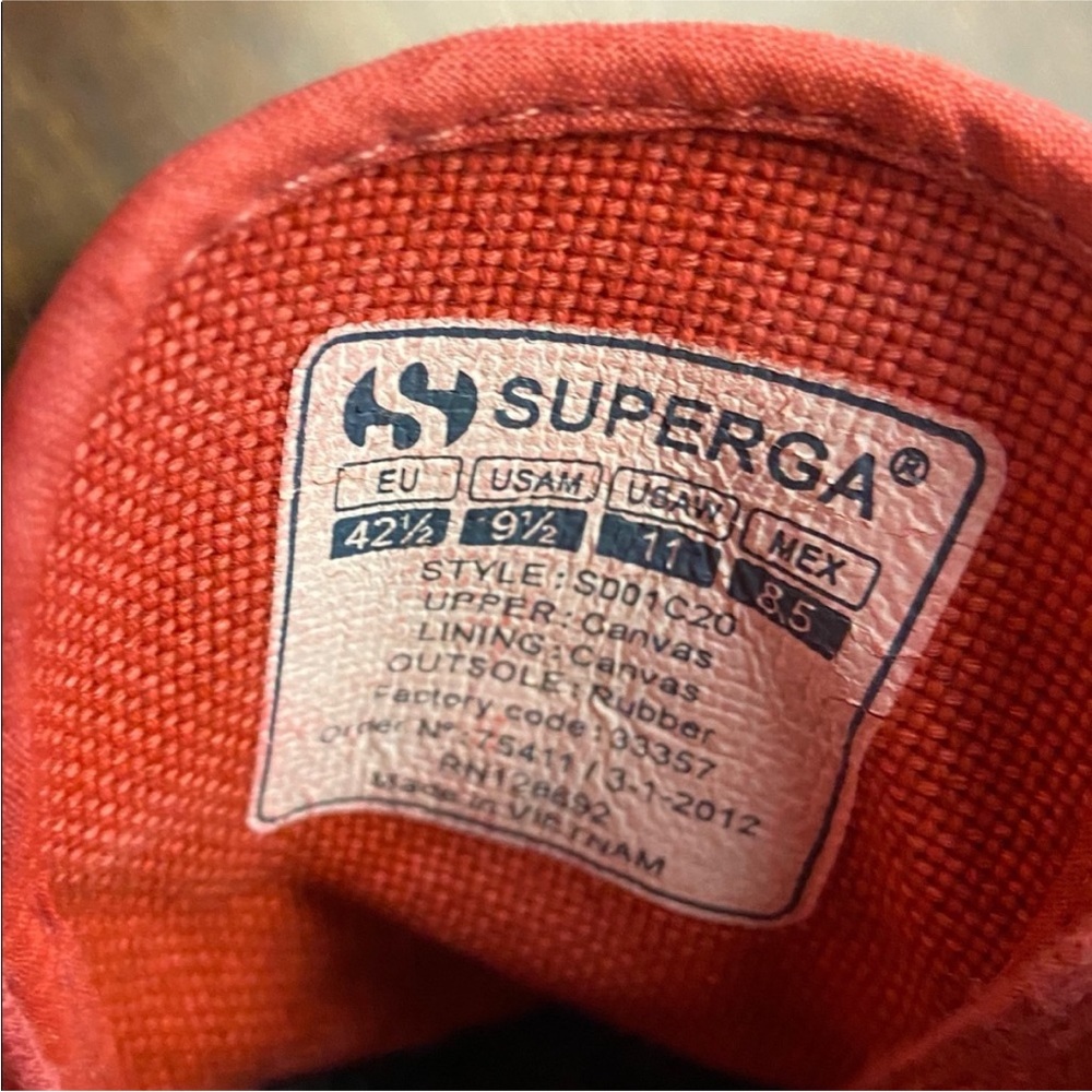 Superga Size 11 Classic Cotu Red Sneaker EUC - Picture 3 of 9